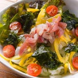 7種野菜の海鮮サラダ