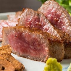 ランチタイムにはお得に会席料理を味わえるメニューもご用意