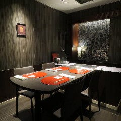 2～4名様用の優雅なテーブル個室はランチ接待にもぴったり