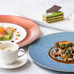 カフェ＆ダイニング フライヤーズテーブル