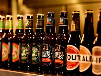 ダンボ ピザファクトリー 横浜 メニュー ﾋﾞｰﾙが25種類 ぐるなび