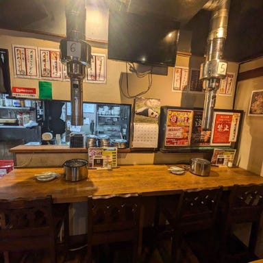 焼肉×ホルモン×居酒屋 金町肉流通センター_カウンター席