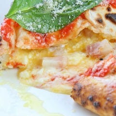 生地、トマトソース、チーズ他 本場の食材にこだわって取り寄せ