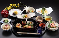 【楓　かえで】姿造り入り季節のお会席（お吸物入り）