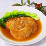 フカヒレなどの高級食材を使った中華料理をお楽しみ下さい。