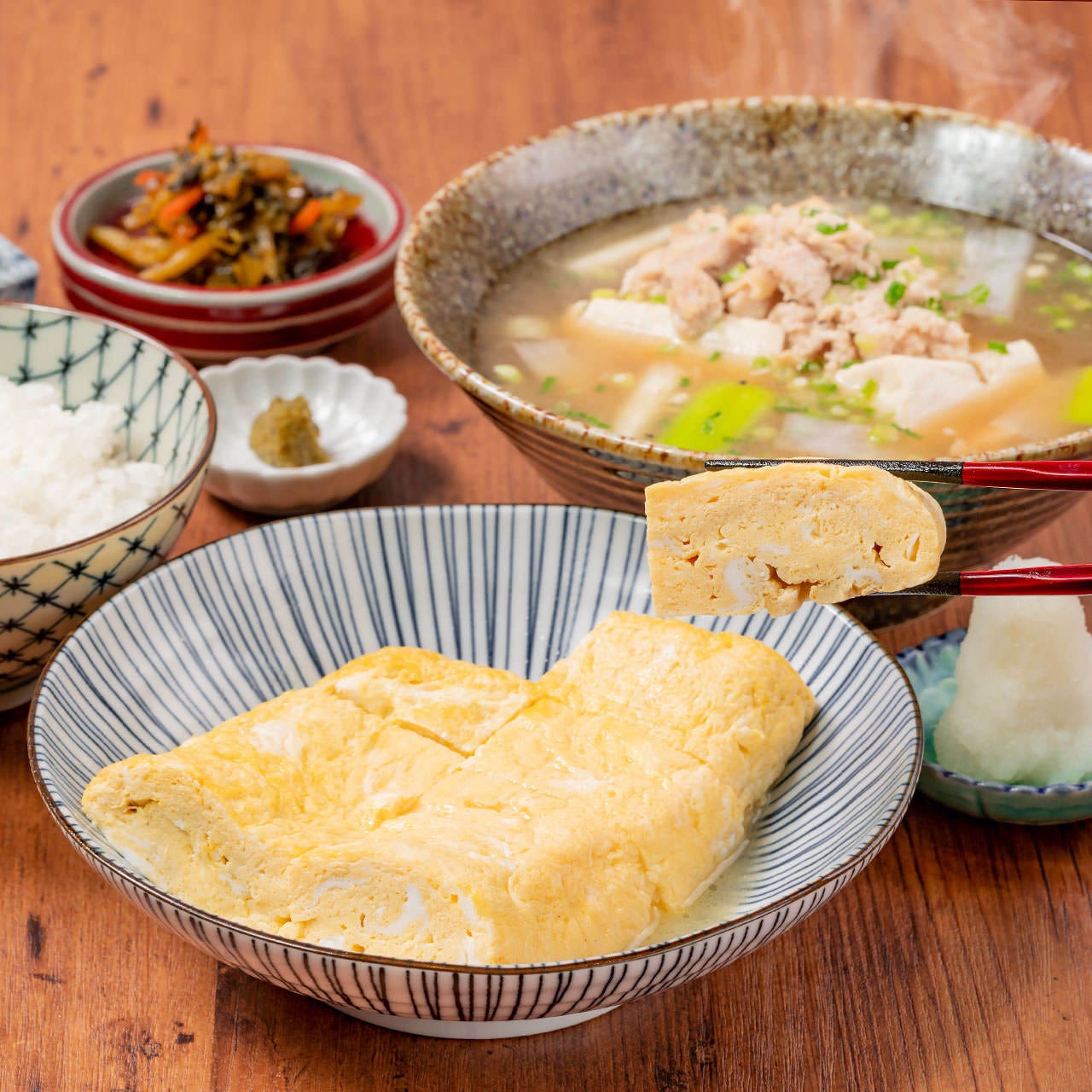 焼鳥 ハレツバメ 新宿東口店のだし巻き玉子と 鳥吸い定食