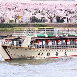 春には
隅田川の満開の桜を眺めながら…