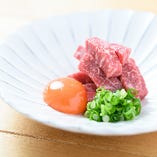 上モモ厚切りユッケ　※一般的に食肉の生食は食中毒のリスクがあります。お子様、ご高齢の方、食中毒に対する抵抗力の弱い方は食肉の生食を控えてください。