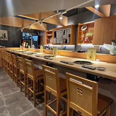 焼肉 すご六_横並びで会話が弾むデートに人気の席! カウンター席