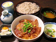 柏幻霜ポーク丼セット 1,950円 千葉県柏市産の極上ポークです