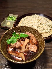 鴨汁せいろ 1,480円 合鴨もも肉を返しと煮込み 香る旨味です
