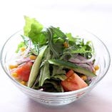 10種野菜のグリーンサラダ