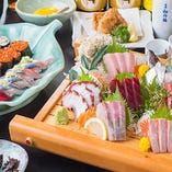 【宴会コース】
寿司や刺身盛り合わせも楽しめる豪華コース！