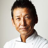 ”皿の上のアーティスト”樋口伸治のお料理をご堪能ください！