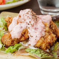 人気のチキン南蛮は柴漬けを使った自家製タルタルが絶品です！