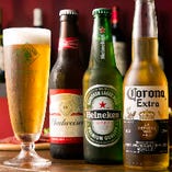 生ビール以外にも世界のボトルビールが楽しめる！