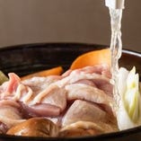 自家製出汁 鶏もも1本炊きの地鶏水炊き鍋