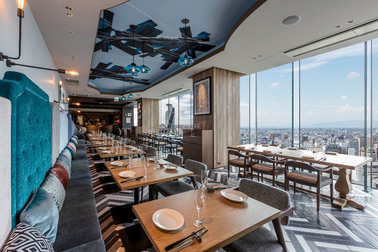 The Living Room With Sky Bar 店内 ぐるなび