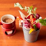 産地直送の野菜をふんだんに使用したバーニャカウダ！