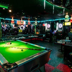定番のビリヤードは1ゲーム200円~