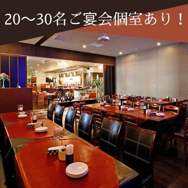 大型宴会・貸切パーティー デラ メーラ_〈30名様まで〉レストランフロアの一部を仕切って、プライベート空間をご用意します。