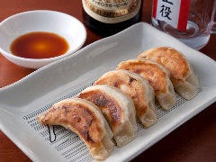 餃子酒場秘密基地