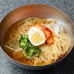 開店当初から旨いと評判の韓国冷麺 一年中提供しております