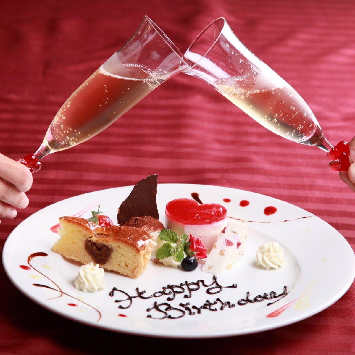 誕生日 記念日 夜景 感動サプライズ 乾杯シュワ泡 メッセージデザートプレート付アニバーサリーディナー絆 キズナ 全7品5900円の詳細 パパミラノ 阪急グランドビル店 梅田 大阪駅 イタリアン イタリア料理 ぐるなび