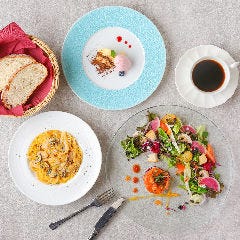 大人気!魅せる前菜にパスタ、メインを堪能