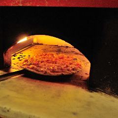 500度以上の釜で焼き上げた ブレア自慢のピッツァ！