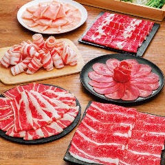 厳選したお肉は丁寧に店舗でカット♪