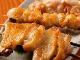 ◆備長炭で焼く「国産ひな鶏の串焼き」 ￣￣￣￣￣￣￣￣￣￣￣￣￣￣￣￣￣￣