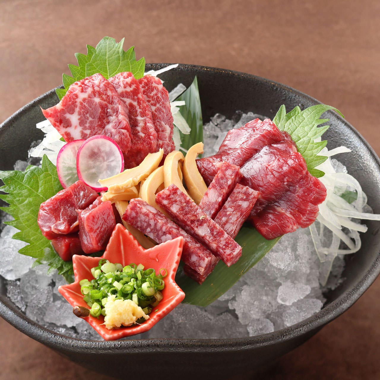 もつ焼き もつ鍋 芋蔵仙台店 自慢の食材 馬刺し ぐるなび もつ焼き もつ鍋 芋蔵仙台店 自慢の食材 馬刺し ぐるなび