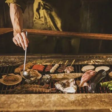 全国日本酒と炉端とおでん 個室居酒屋 はなこま新宿三丁目店_佐賀牛や京紅地鶏の炉端串焼き