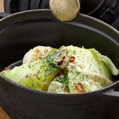 ビアバル人気！アンチョビバターで炒めた絶品おつまみ