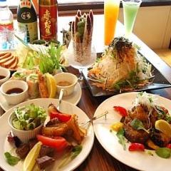 Dining IZAKAYA てぃーだんぶい