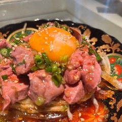 やんばる若鶏のとろレバーユッケ