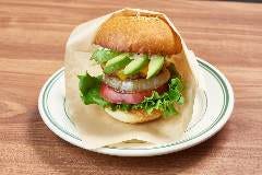 人気のハンバーガーは『POURQUOI? 』さんのバンズを使ってます！