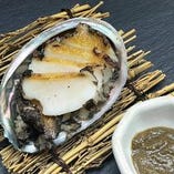 【活き】柔らかアワビの地獄焼き　自家製肝醤油