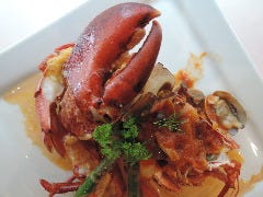 大人気の活けオマール海老のロースト