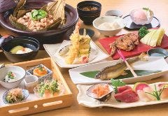 宴コース・雅コース・極コースは3時間プレミアム飲み放題付き!