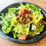 沖縄タコスミートサラダ