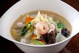 季節野菜海鮮湯麺