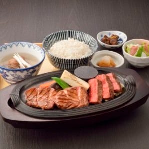 【牛たんと仙台牛の定食】
牛たんと仙台牛を一度に堪能！