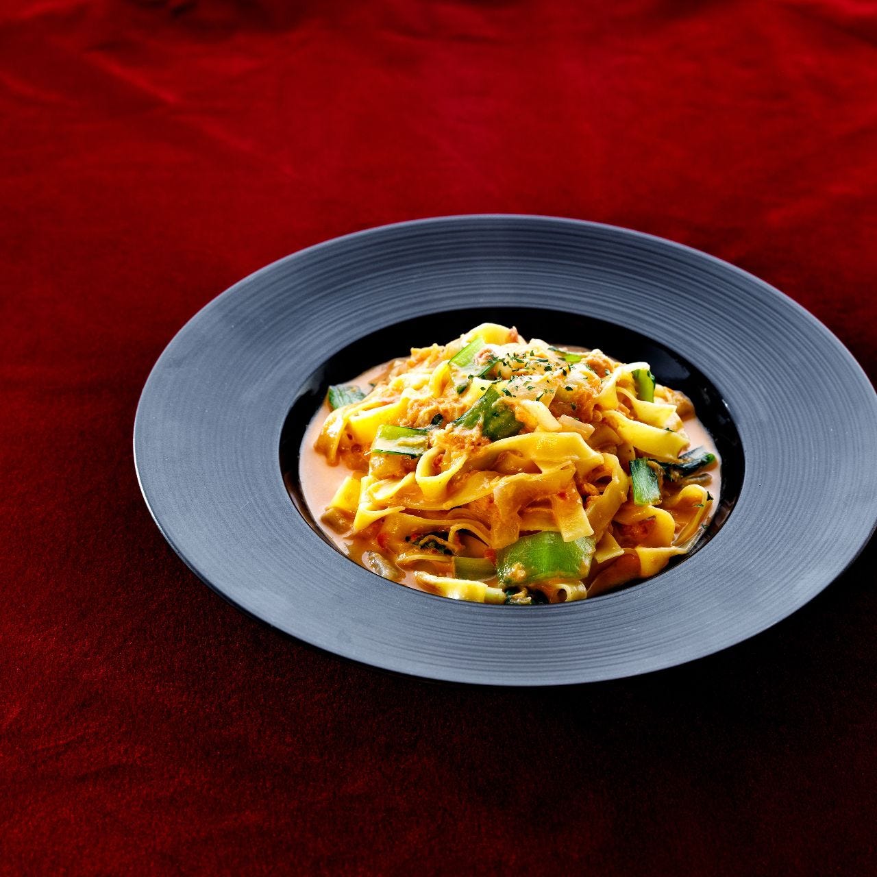 ずわい蟹と旬野菜のトマトソーススパゲティは、絶品です！