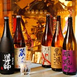 焼酎の本場である九州地方を中心に、日本全国の芋・麦・米・黒糖・変わり種などの中から厳選された銘柄を、当店の焼酎利酒師が揃えました