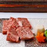 熊本阿蘇あか牛溶岩焼きなど、お肉料理もコース・単品でどうぞ。