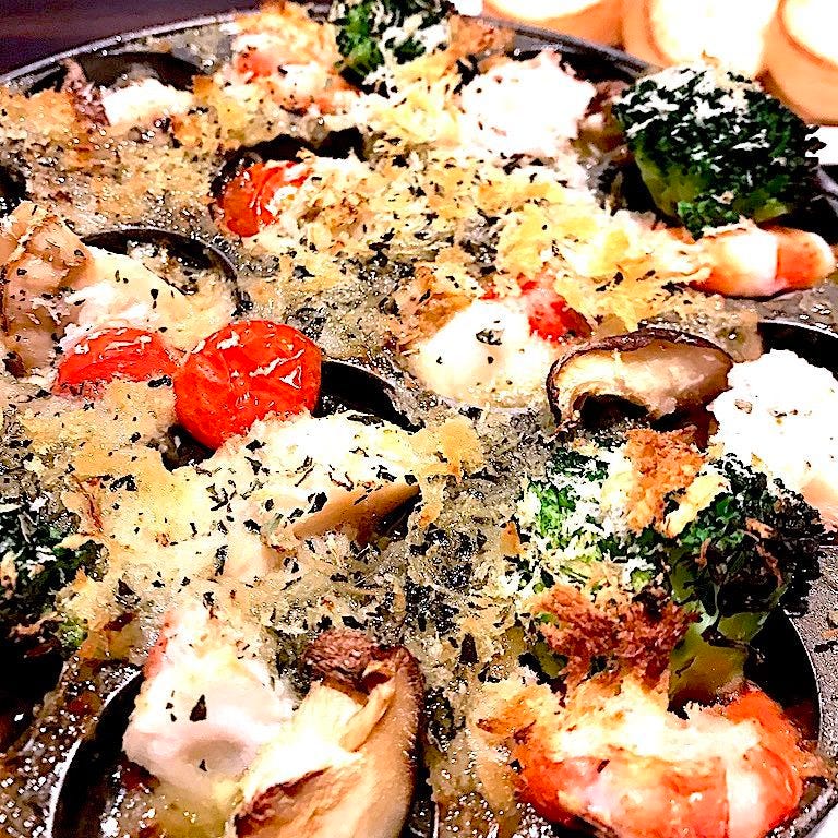 シーフードがごろごろ入ったミックスアヒージョ