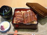 うなぎ丼（吸い物付）
　　　2,400円