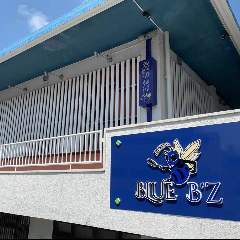 Dining Blue B’z